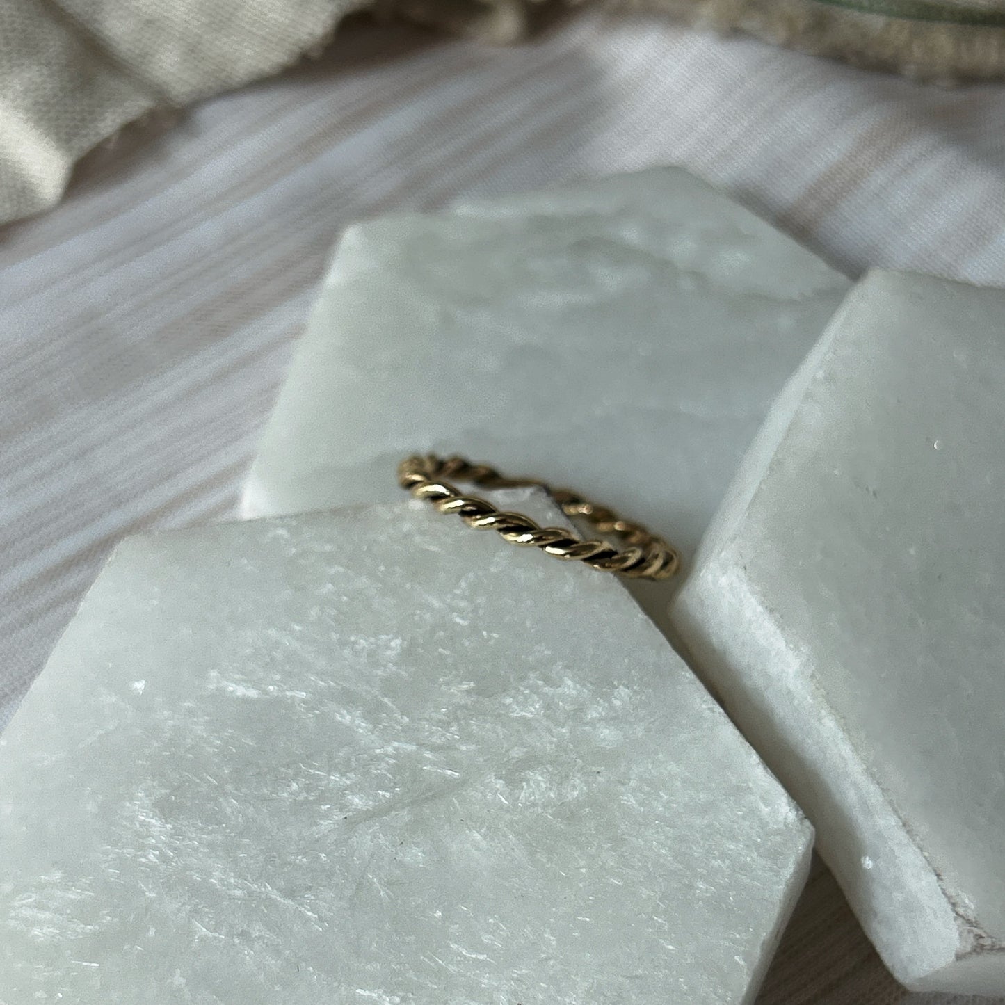 Twist Band - Yellow Gold