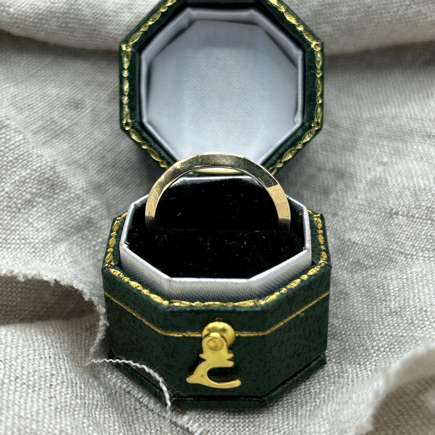 Saucer Ring - Yellow Gold