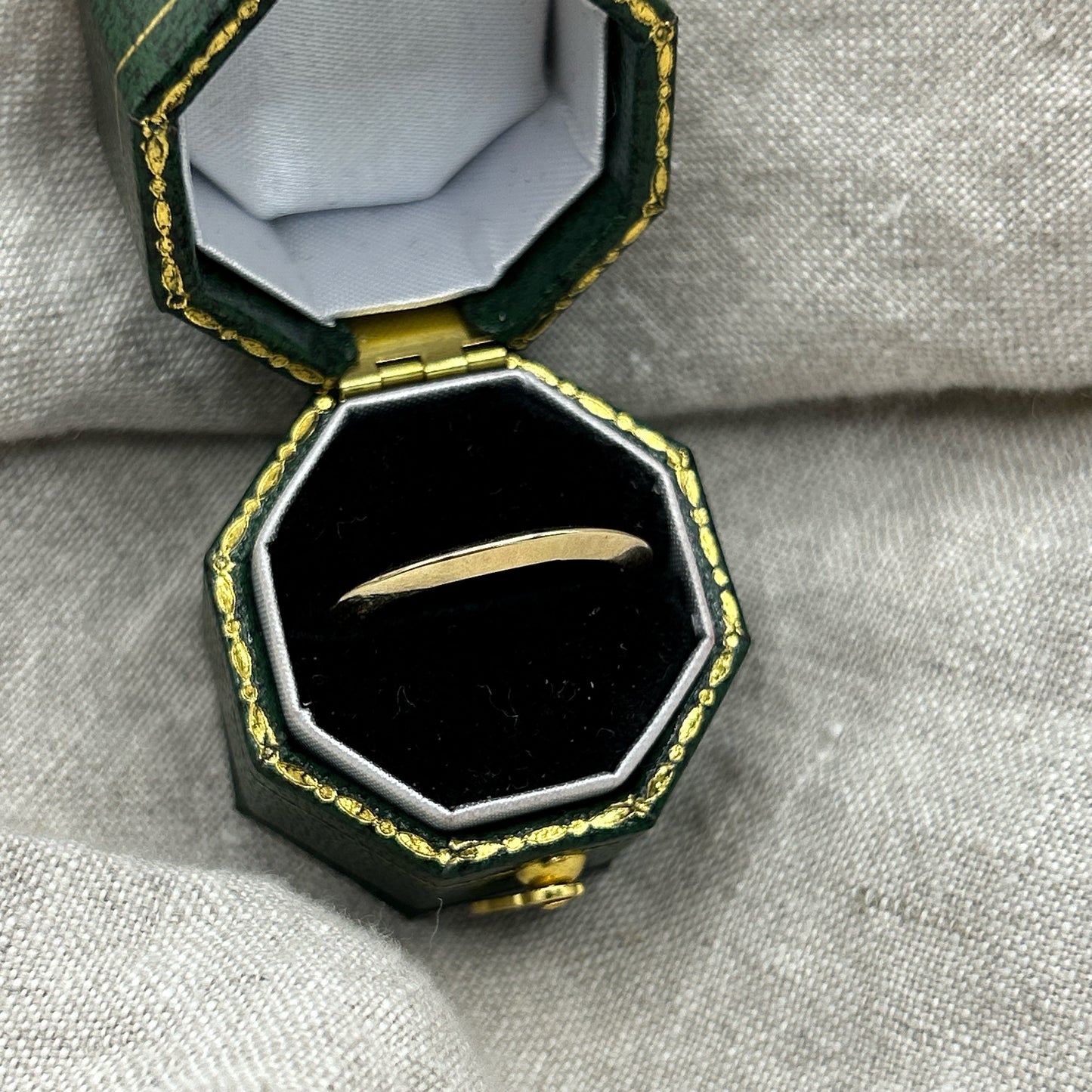 Saucer Ring - Yellow Gold