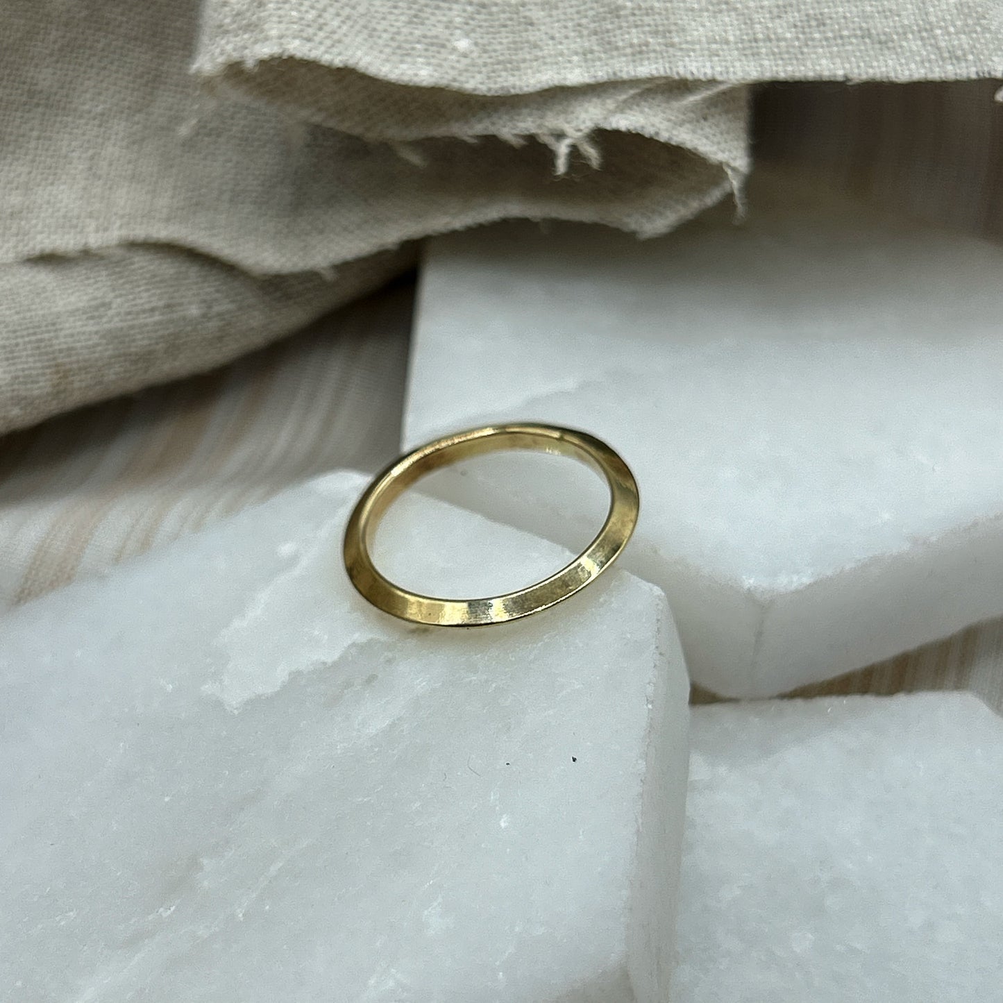 Saucer Ring - Yellow Gold