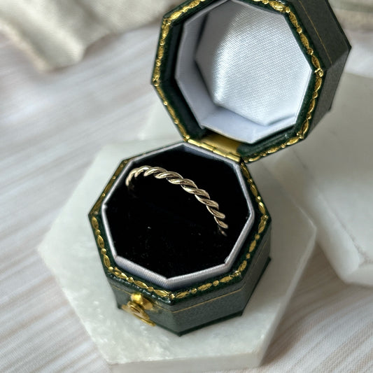 Twist Band - Yellow Gold