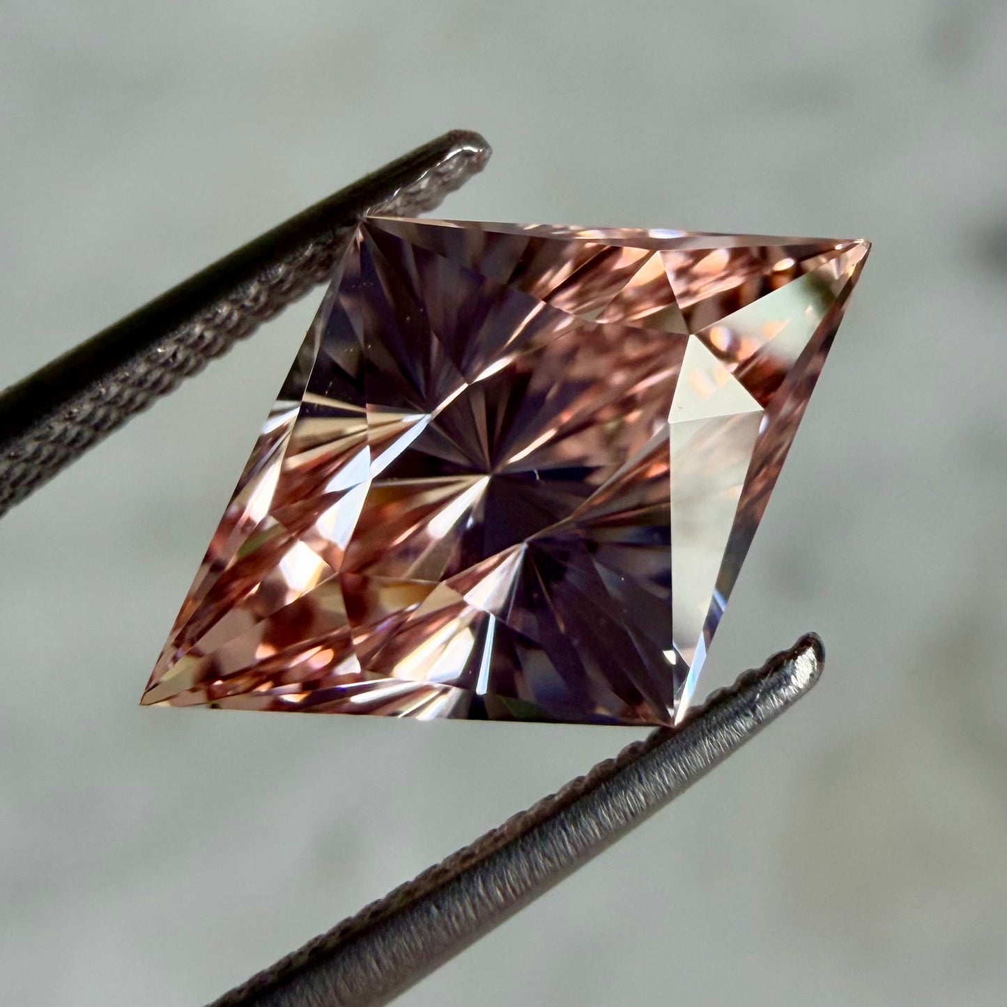 3.28ct Lab Bi-Color Peach Sapphire