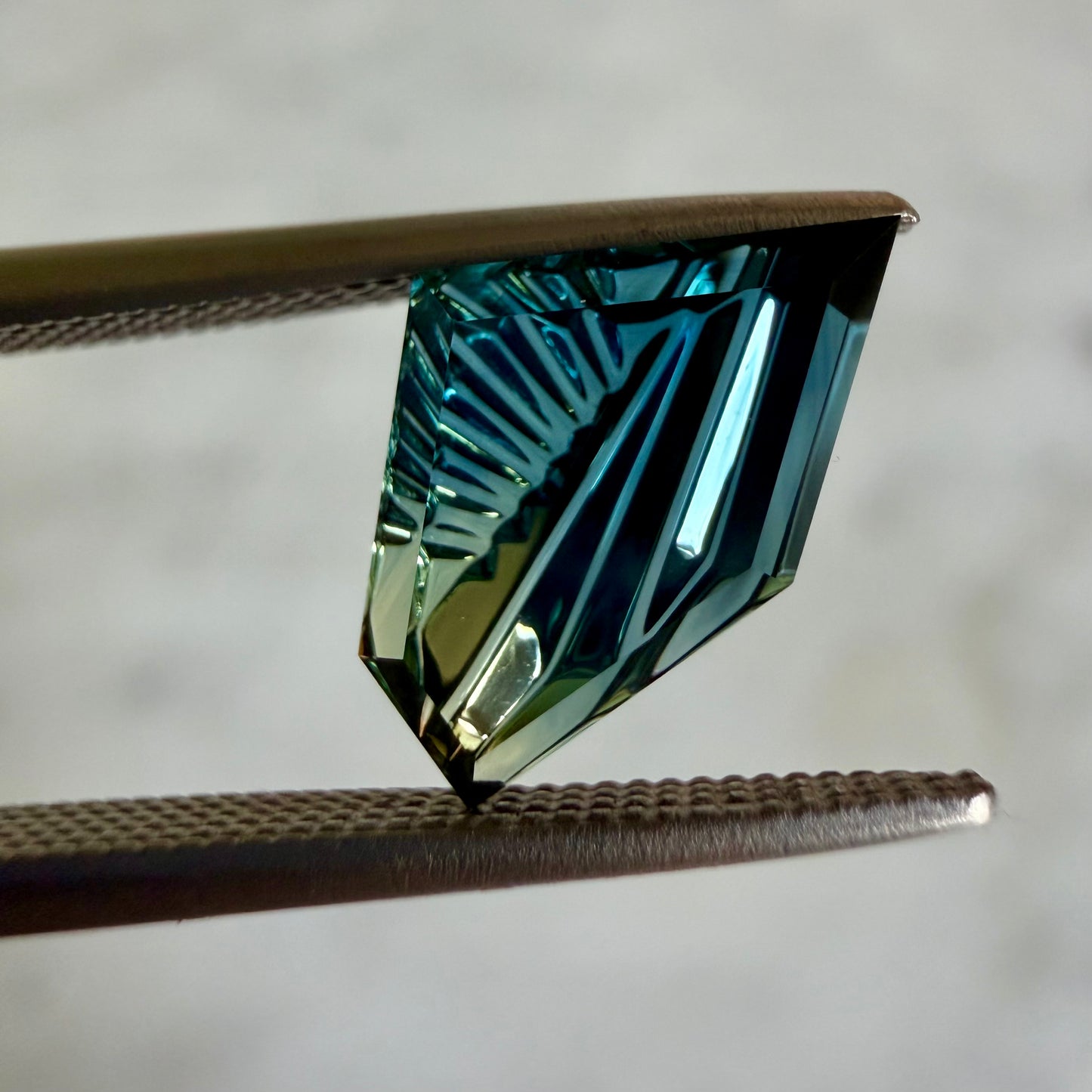 1.82ct Bi-colored Sapphire